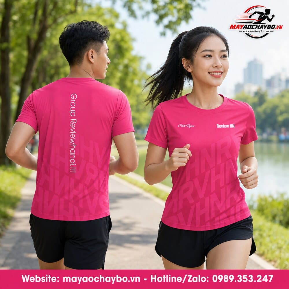 Áo chạy bộ Review HN màu hồng trên người mẫu nam nữ, hiển thị mặt trước và mặt sau