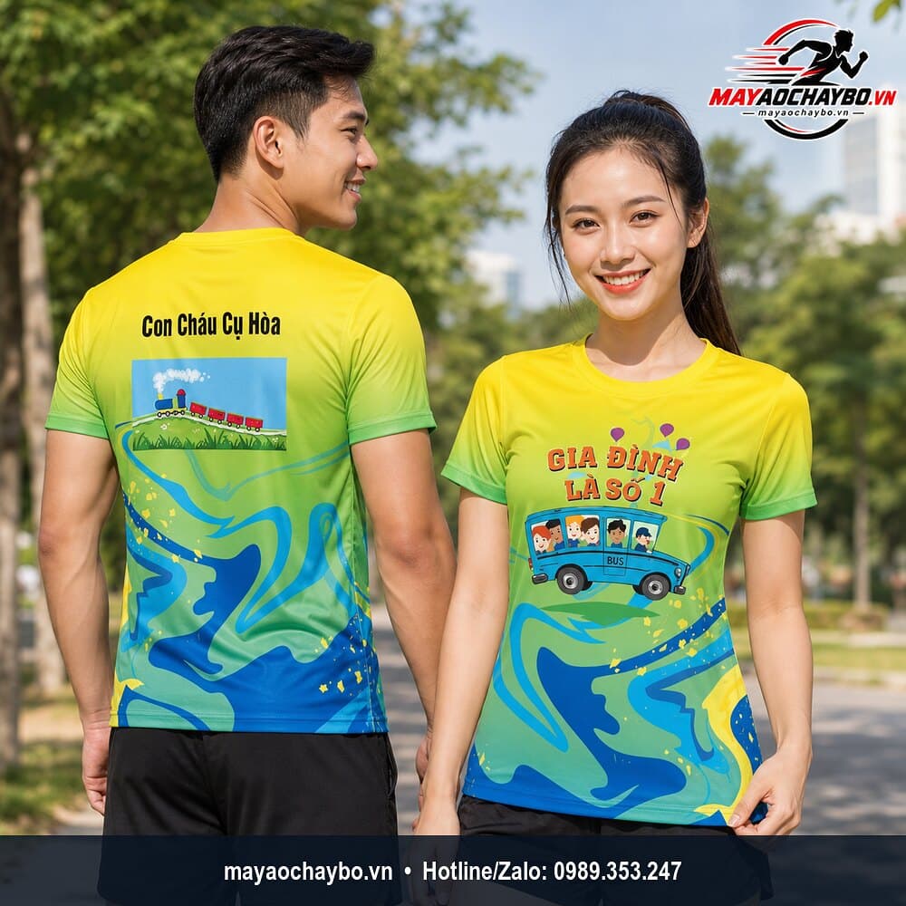 Nam nữ mặc áo chạy bộ Gia Đình Là Số 1 vàng xanh, hiển thị mặt trước và mặt sau